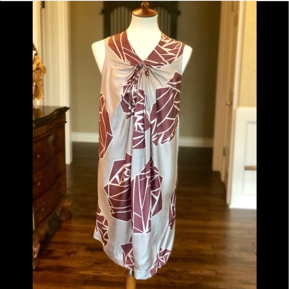 Robert Rodriguez sz 6 100 % silk open back dress